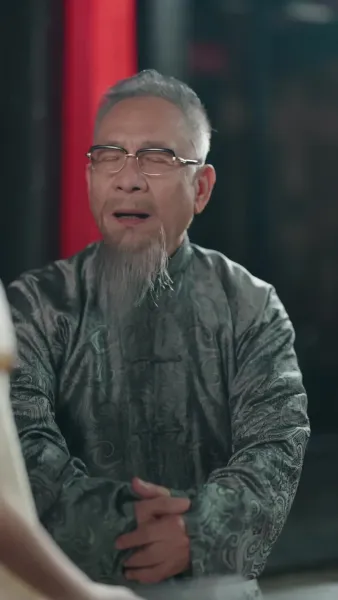 บรรพจารย์ร่างสิบขวบกลับมา