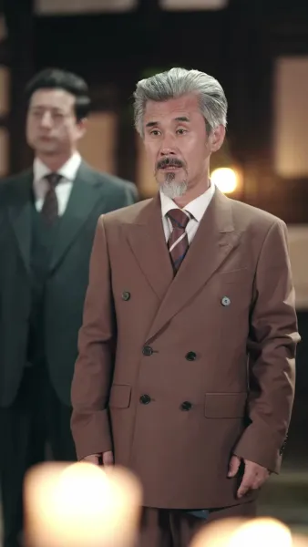 บรรพจารย์ร่างสิบขวบกลับมา