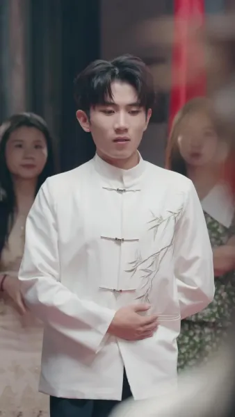 บรรพจารย์ร่างสิบขวบกลับมา