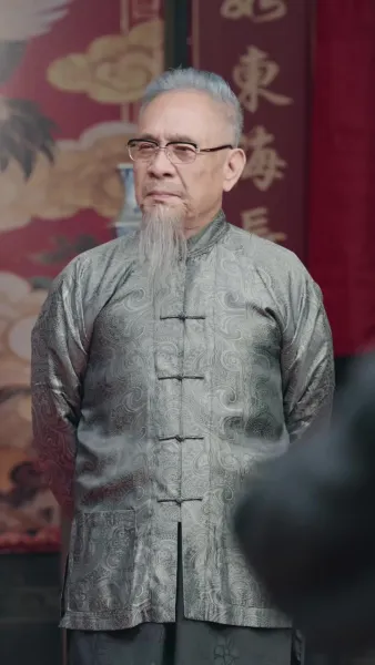 บรรพจารย์ร่างสิบขวบกลับมา