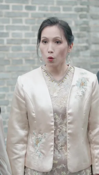 บรรพจารย์ร่างสิบขวบกลับมา