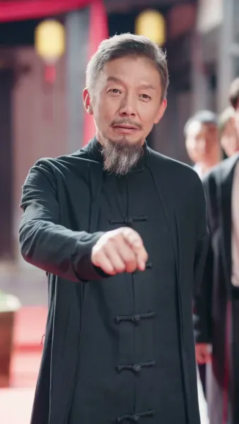 บรรพจารย์ร่างสิบขวบกลับมา