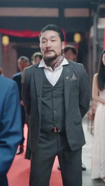 บรรพจารย์ร่างสิบขวบกลับมา