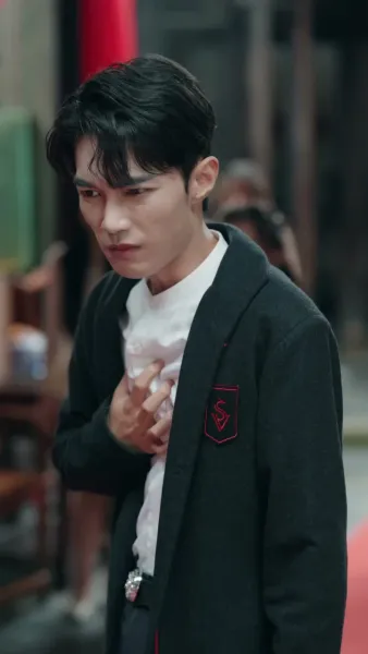 บรรพจารย์ร่างสิบขวบกลับมา