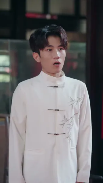 บรรพจารย์ร่างสิบขวบกลับมา