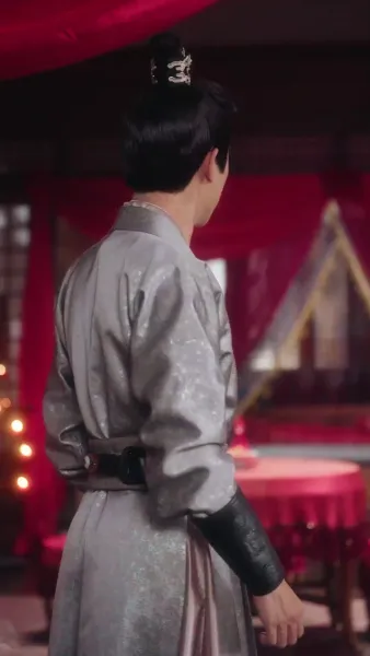 คุณชายสำราญผู้เร้นคม