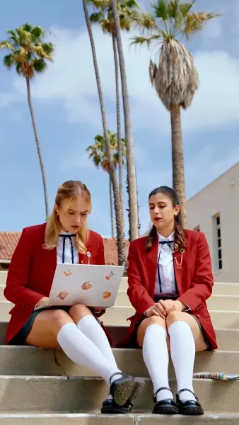 คบหลอก ๆ กับศัตรูลูกคุณหนู