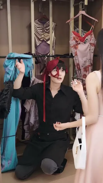 จากท่านประธานผู้มีอำนาจสู่นกในกรงทอง