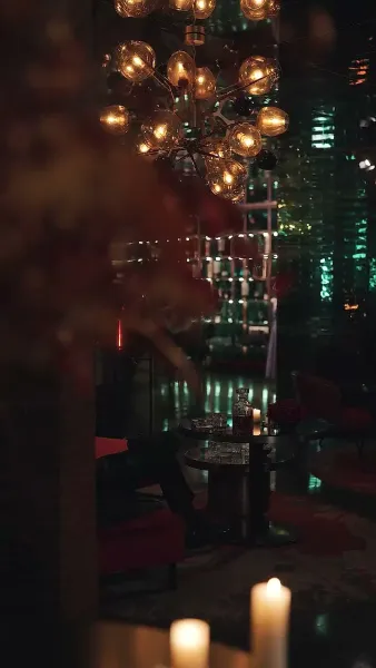 จากท่านประธานผู้มีอำนาจสู่นกในกรงทอง