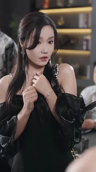 จากท่านประธานผู้มีอำนาจสู่นกในกรงทอง