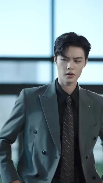 จากท่านประธานผู้มีอำนาจสู่นกในกรงทอง