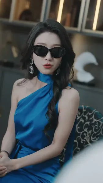 จากท่านประธานผู้มีอำนาจสู่นกในกรงทอง