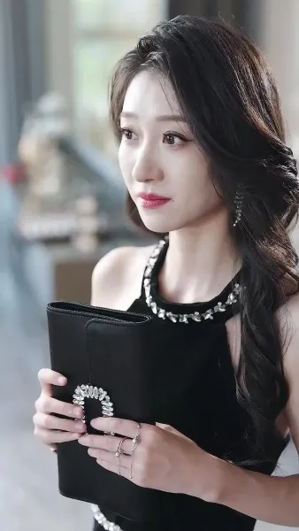 จากท่านประธานผู้มีอำนาจสู่นกในกรงทอง