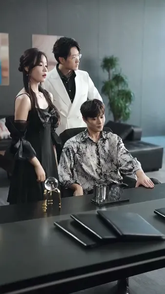 จากท่านประธานผู้มีอำนาจสู่นกในกรงทอง