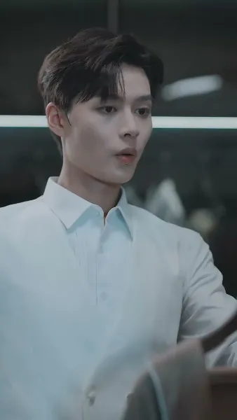 จากท่านประธานผู้มีอำนาจสู่นกในกรงทอง