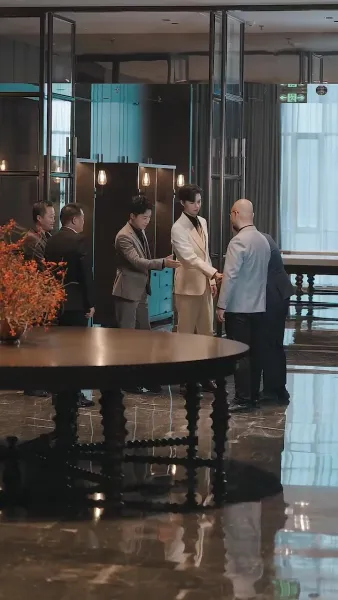 จากท่านประธานผู้มีอำนาจสู่นกในกรงทอง