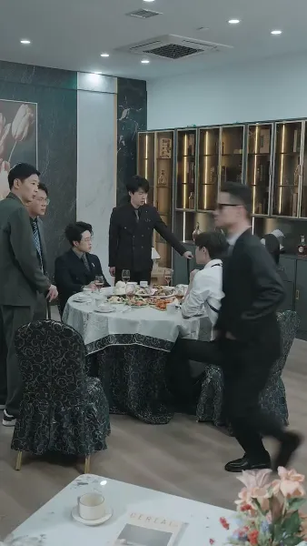 จากท่านประธานผู้มีอำนาจสู่นกในกรงทอง