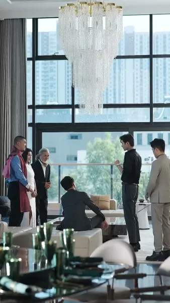 จากท่านประธานผู้มีอำนาจสู่นกในกรงทอง