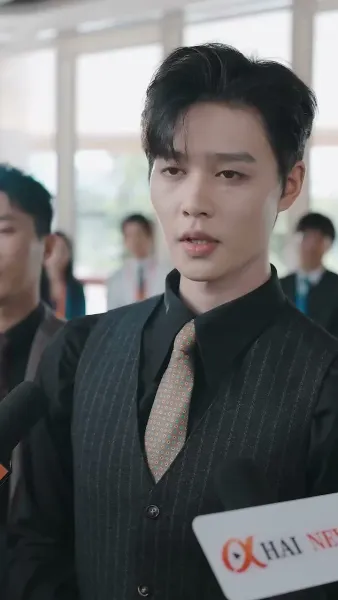 จากท่านประธานผู้มีอำนาจสู่นกในกรงทอง