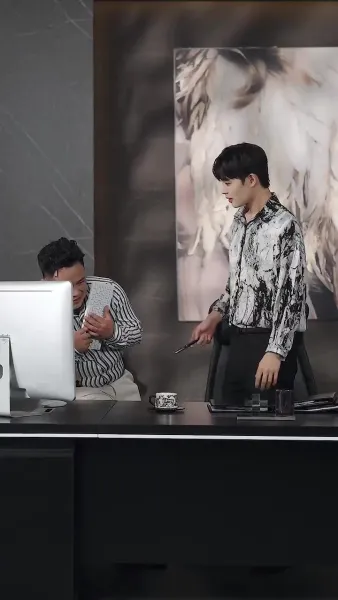 จากท่านประธานผู้มีอำนาจสู่นกในกรงทอง