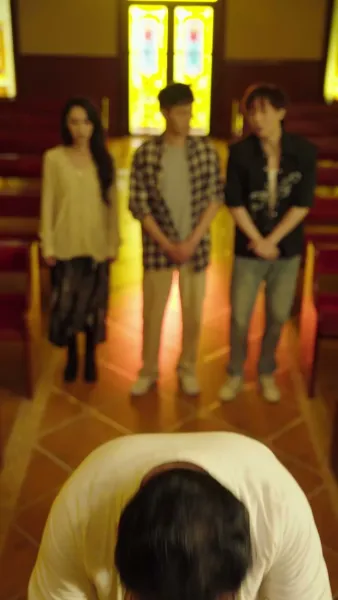 ลูกชายคลั่งรัก แม่ขอไม่ยุ่ง